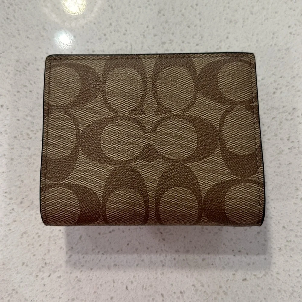 Coach Georgie Handbag and matching wallet!! - Picture 12 of 15